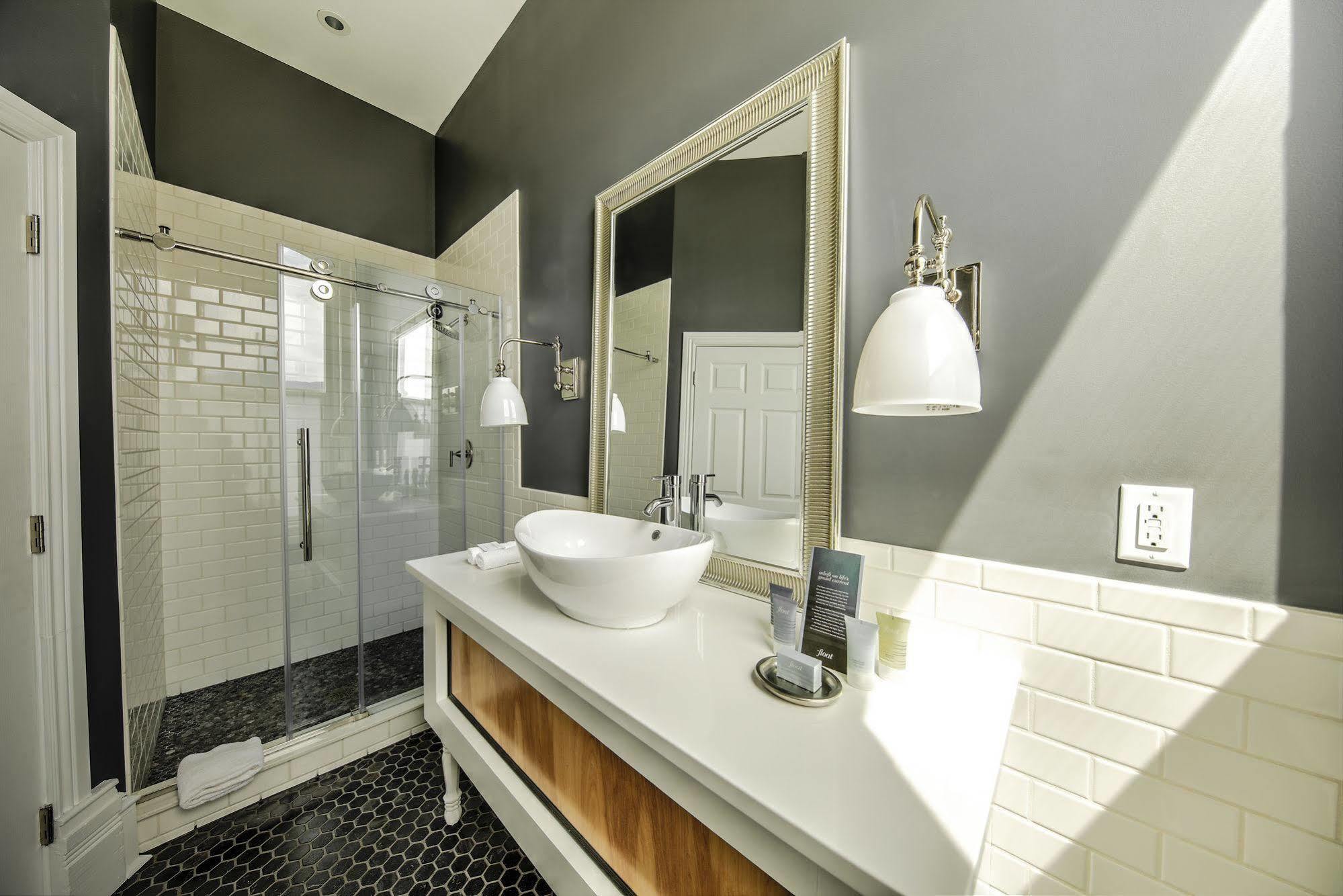 The Harkness Hotel McCammon المظهر الخارجي الصورة